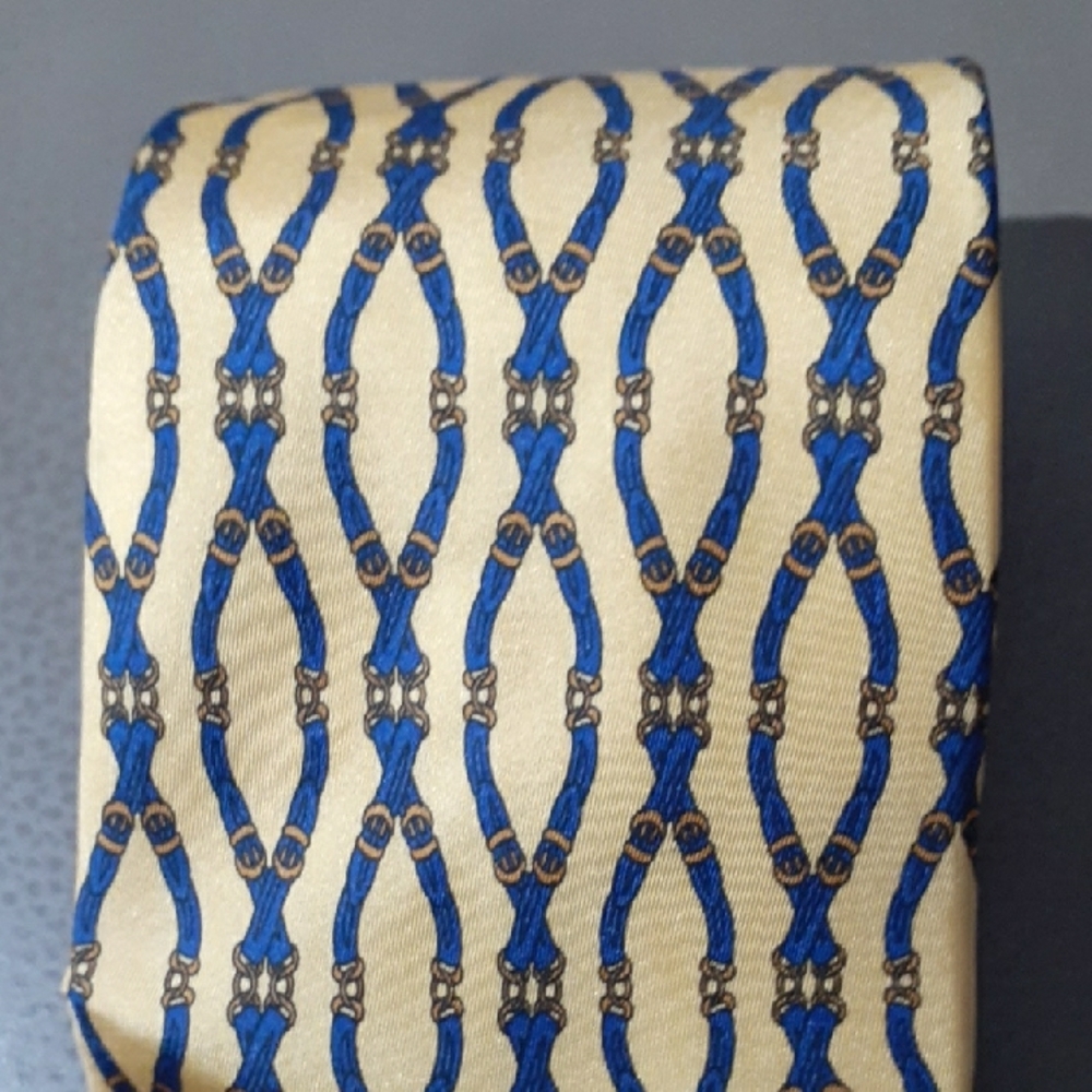 Elegant Blue and Cream/Gold Patterned Neck Tie - Preowned  - Made In ITALY